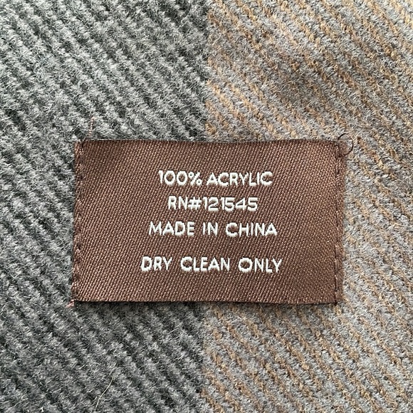 Michael Kors scarf grey black 9” X 66” - Picture 3 of 3